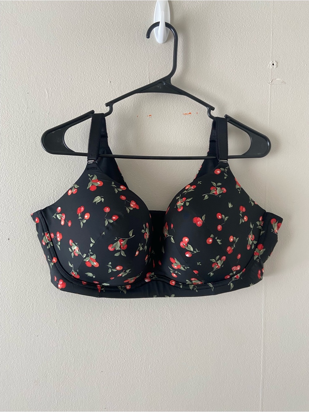 Torrid curve wire free bra 44DD comfy thick band black cherry print
